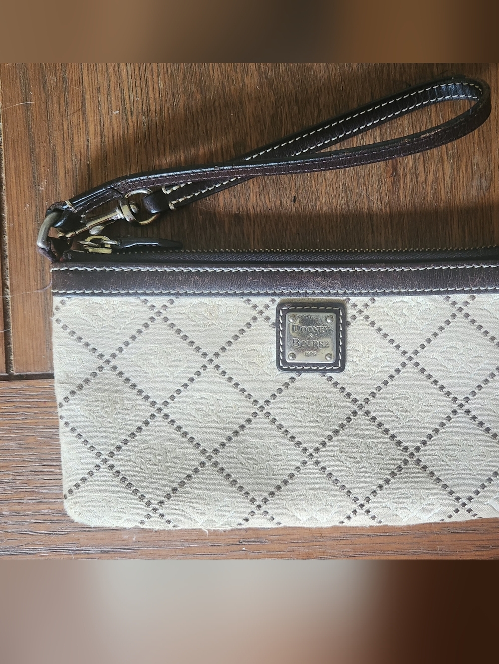 Dooney & Bourke Retro Convertible Wristlet Perfect CONDITION!!!!